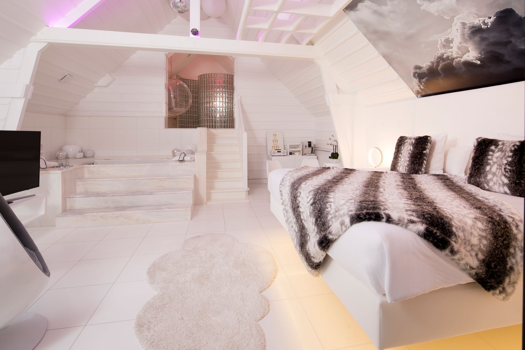 19/Chambres/Nuage et coton/Suite_Nuage_et_Coton_Hotel_Spa_Le_Lion_dOr_Pont_Leveque_HD_2.jpg